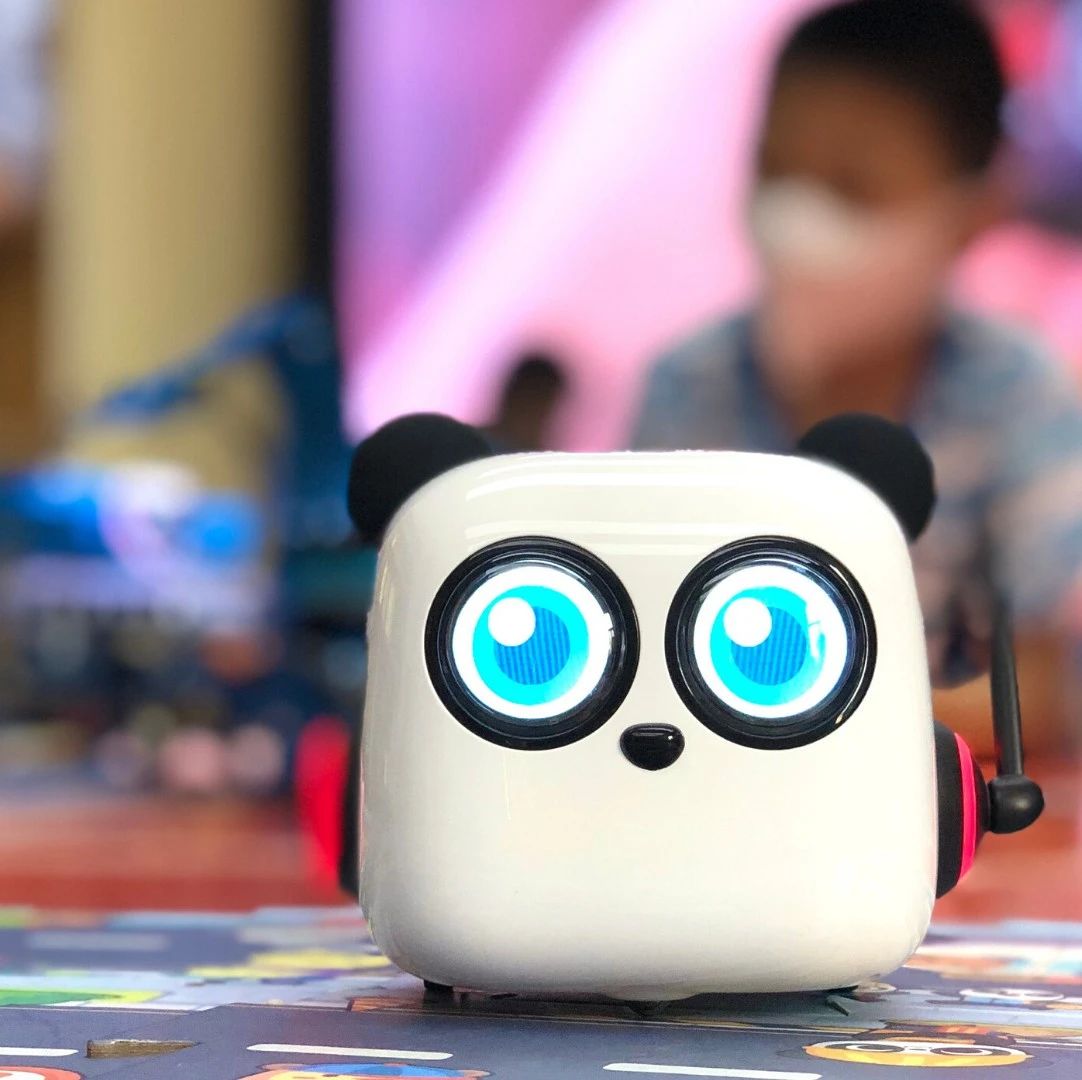 【精彩活动】亲子机器人体验活动圆满结束